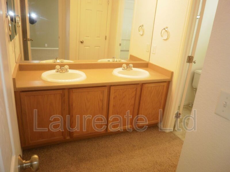 Spacious 2 Bedroom + Loft - 3 Bathroom in Fronterra Village property image