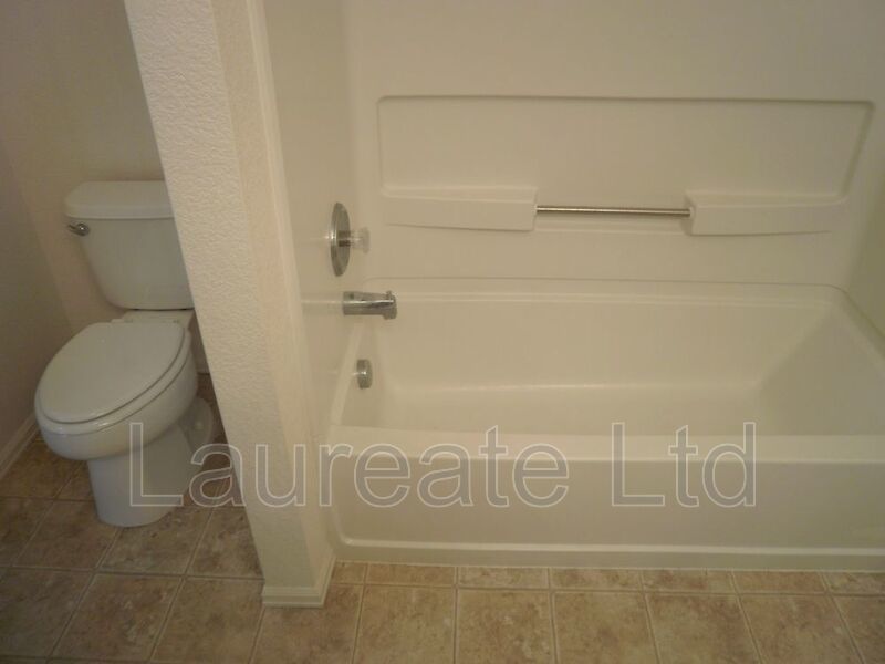 Spacious 2 Bedroom + Loft - 3 Bathroom in Fronterra Village property image