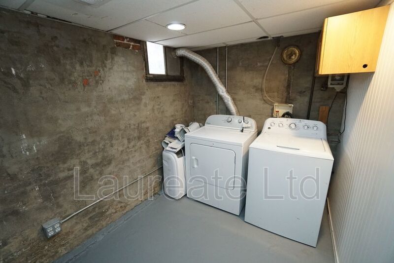 Spacious 1 Bedroom in Renovated Victorian Garden Level Unit in Capitol Hill property image