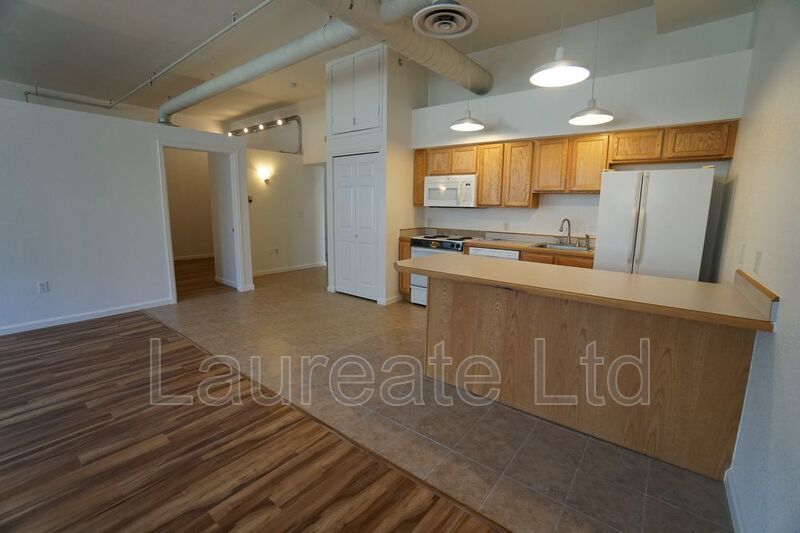 Spacious 2 Bedroom unit in Historic Schoolhouse!! property image