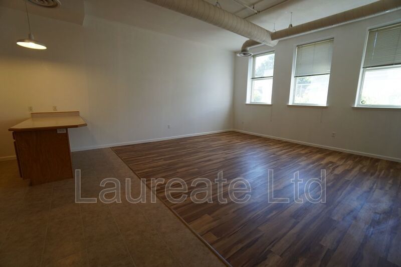 Spacious 2 Bedroom unit in Historic Schoolhouse!! property image