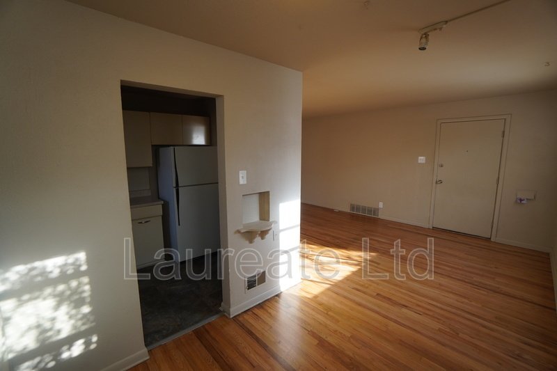 Charming 2 bedroom unit in DU neighborhood! property image
