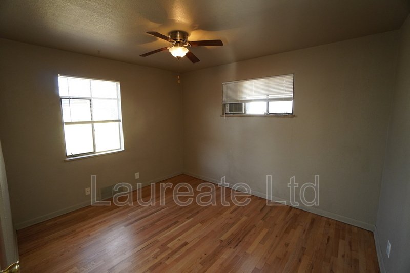 Charming 2 bedroom unit in DU neighborhood! property image