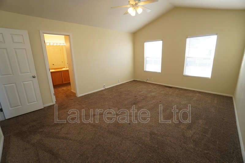 Spacious 2 Bedroom + Loft - 3 Bathroom in Fronterra Village property image