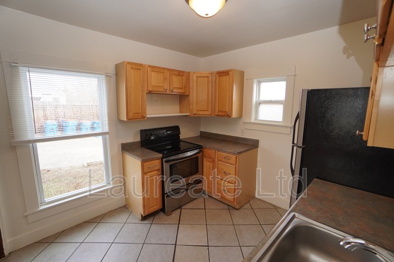 Charming 2 Bedroom Carriage House in the Heart of Edgewater!!! property image