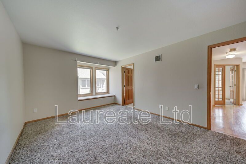 Beautiful Sprawling 2bd Condo in Genesee Village!! property image