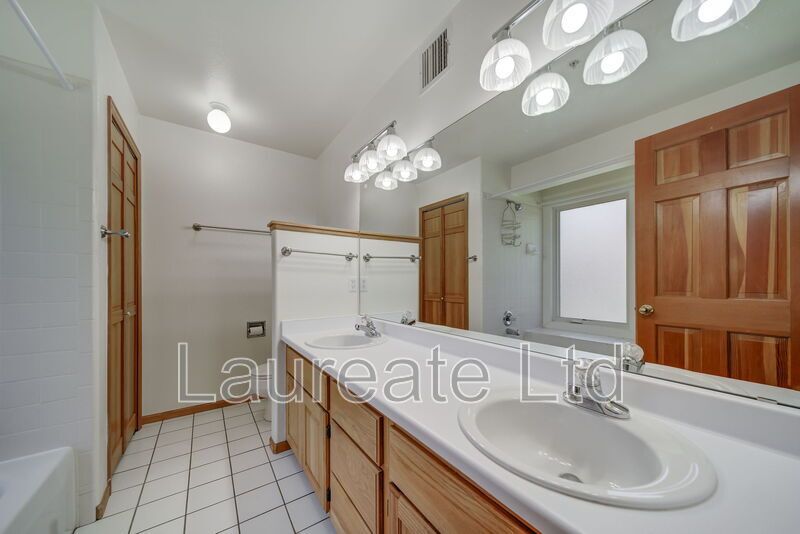 Beautiful Sprawling 2bd Condo in Genesee Village!! property image