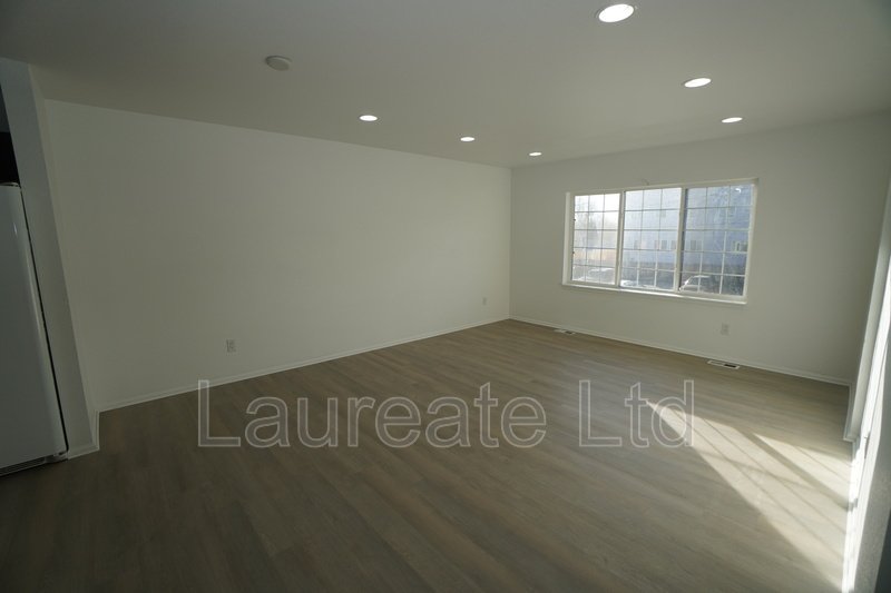 4 BEDROOM TOWNHOME IN SOUTH DENVER MUST SEE!! property image