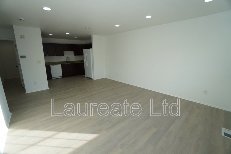 4 BEDROOM TOWNHOME IN SOUTH DENVER MUST SEE!! property image