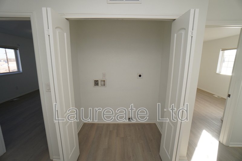 4 BEDROOM TOWNHOME IN SOUTH DENVER MUST SEE!! property image