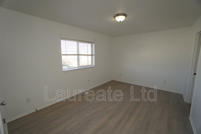 4 BEDROOM TOWNHOME IN SOUTH DENVER MUST SEE!! property image