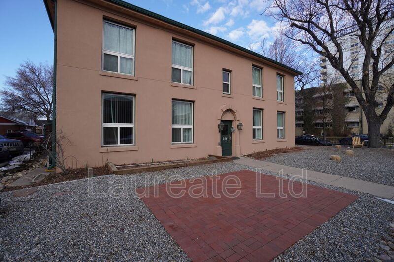Bright and Spacious 1 Bed 1 Bath 1st Floor unit in the Heart of Capitol Hill!! property image