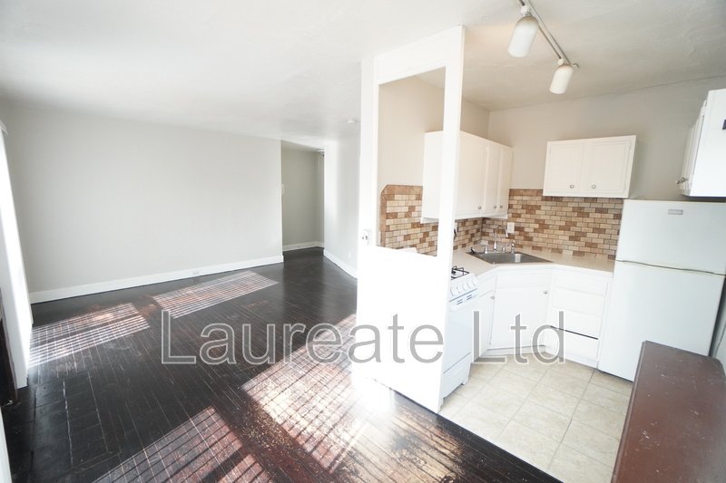 Bright and Spacious 1 Bed 1 Bath 1st Floor unit in the Heart of Capitol Hill!! property image