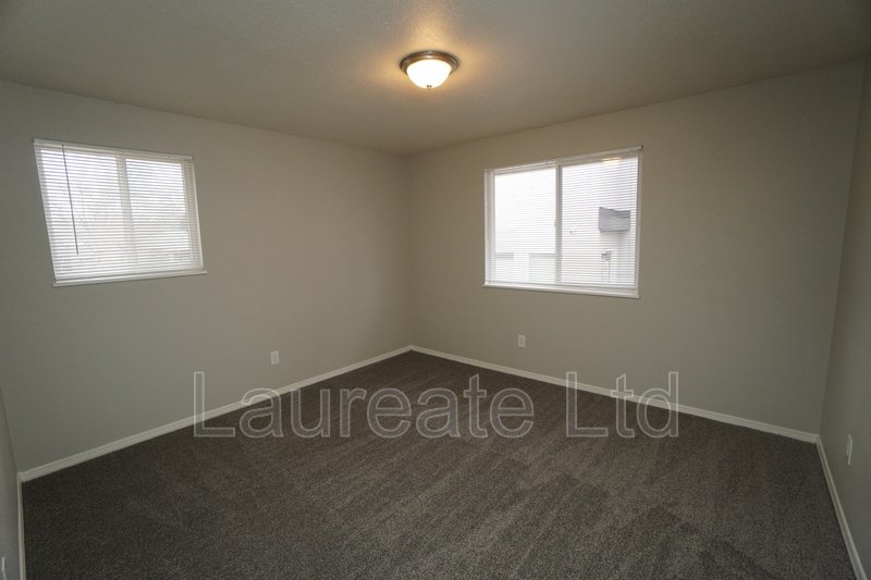 Spacious and Bright Upper Unit in 4-Plex!! Mintues to Sloan's Lake and Edgewater!! property image