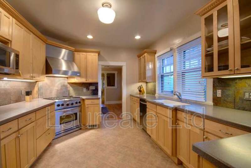 Exquisite 4+ Bedroom Brick Ranch w/ Finished Bsmt in Park Hill property image