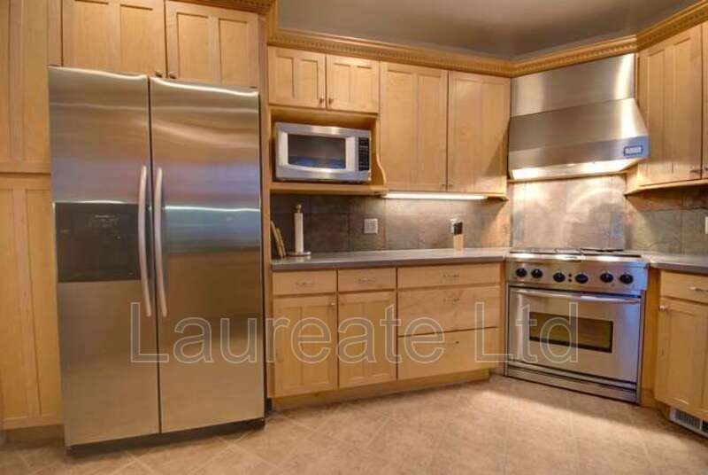 Exquisite 4+ Bedroom Brick Ranch w/ Finished Bsmt in Park Hill property image