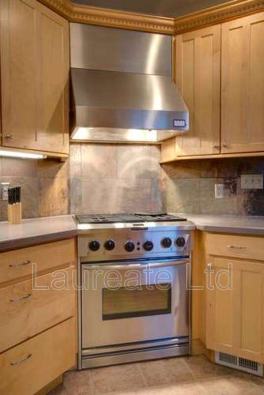 Exquisite 4+ Bedroom Brick Ranch w/ Finished Bsmt in Park Hill property image