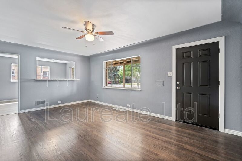 Spacious 3+ Bedroom triplex unit 2 blocks from City Park!!! property image