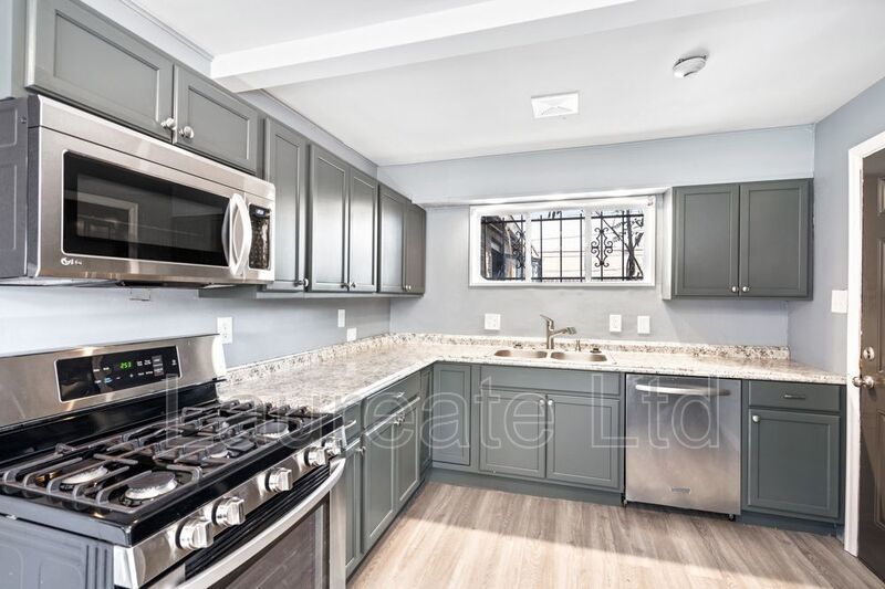 Spacious 3+ Bedroom triplex unit 2 blocks from City Park!!! property image