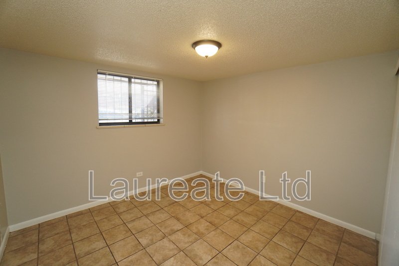 Spacious Graden Level Unit Minutes to Lowry! property image