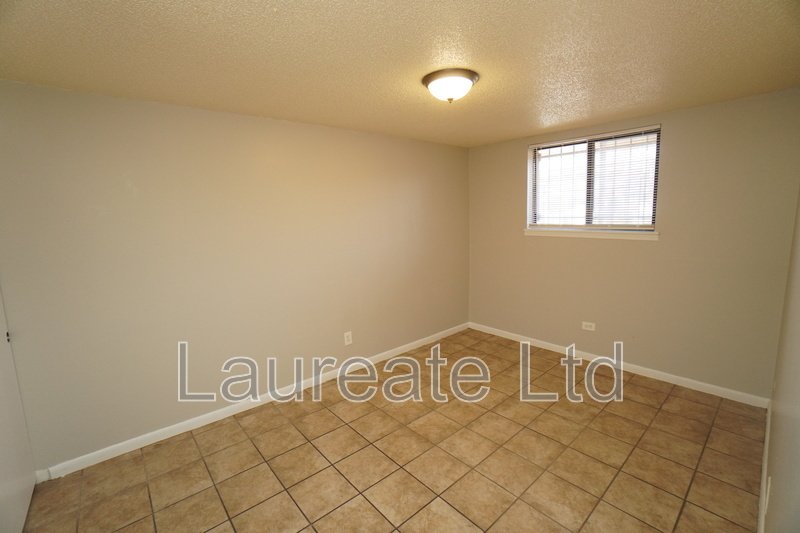 Spacious Graden Level Unit Minutes to Lowry! property image