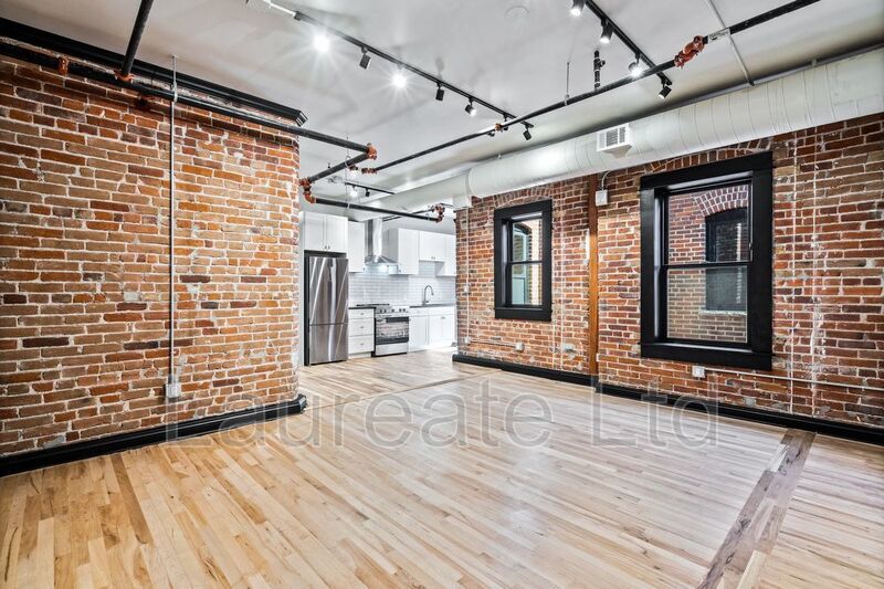 Stunning 2 Bed 2 Bath Loft in historic Alta Court in the Heart of Capitol Hill property image