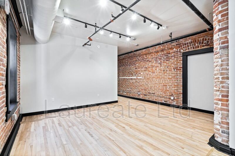 Stunning 2 Bed 2 Bath Loft in historic Alta Court in the Heart of Capitol Hill property image