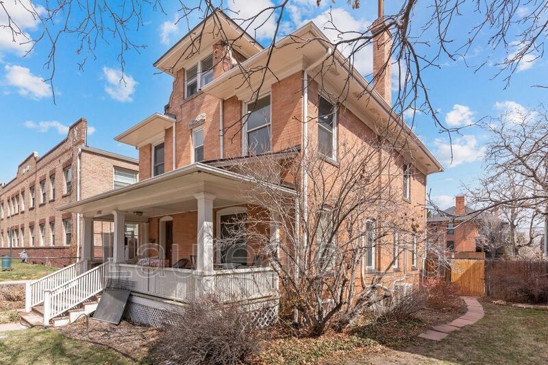 Beautifully remodeled 3Bd 2ba 2-Story Unit in Historic Mansion blocks from Chessman Park!! property image