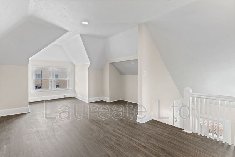 Beautifully remodeled 3Bd 2ba 2-Story Unit in Historic Mansion blocks from Chessman Park!! property image