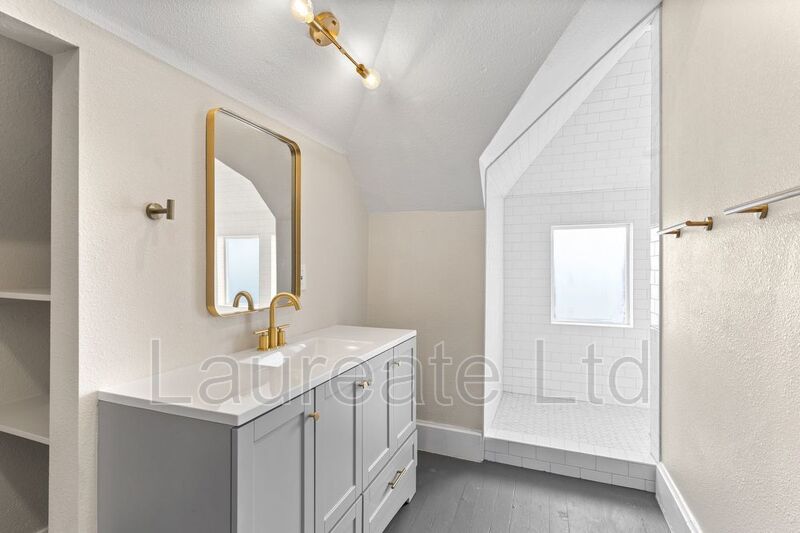 Beautifully remodeled 3Bd 2ba 2-Story Unit in Historic Mansion blocks from Chessman Park!! property image