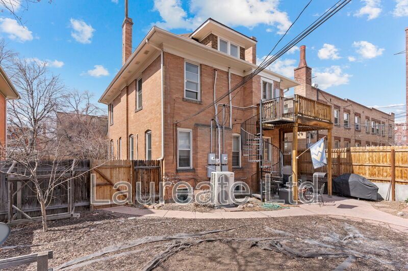 Beautifully remodeled 3Bd 2ba 2-Story Unit in Historic Mansion blocks from Chessman Park!! property image