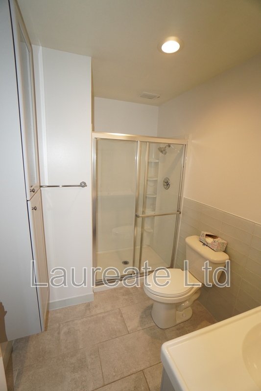 Bright and Open 2bd 2Ba 3rd floor Condo in 55+ Windsor Gardens Community property image