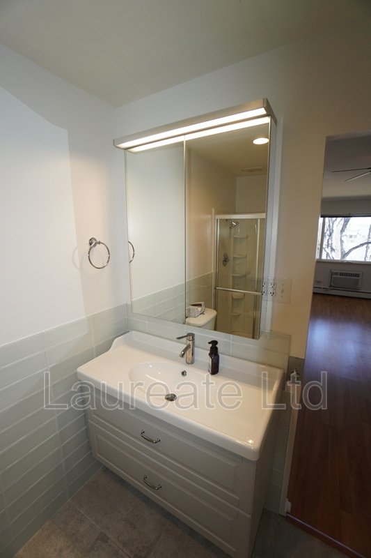 Bright and Open 2bd 2Ba 3rd floor Condo in 55+ Windsor Gardens Community property image