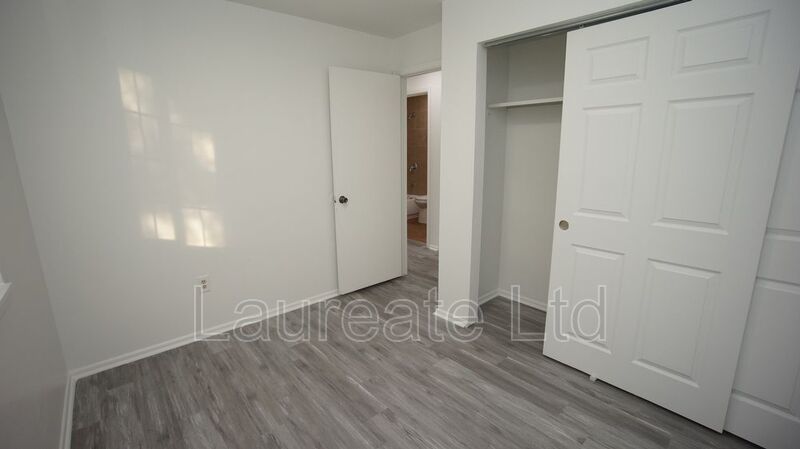 Spacious 3 Bedroom 2 Bathroom Upper unit of Duplex In Aurora!! property image