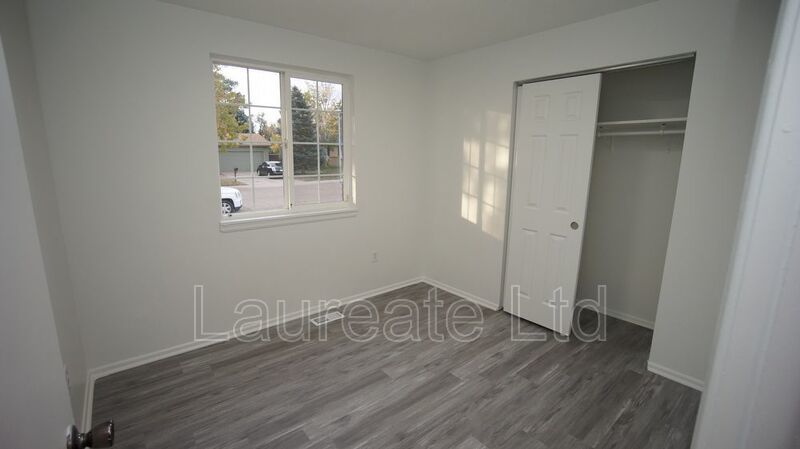 Spacious 3 Bedroom 2 Bathroom Upper unit of Duplex In Aurora!! property image