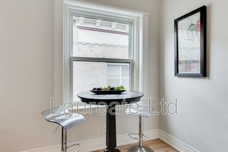 Stunning 1 Bedroom top floor unit in the Heart of Capitiol Hill! property image