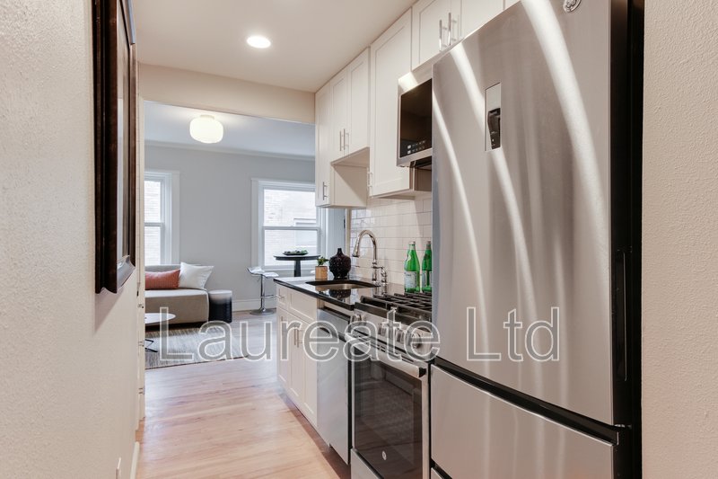 Stunning 1 Bedroom top floor unit in the Heart of Capitiol Hill! property image