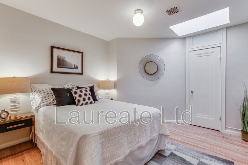 Stunning 1 Bedroom top floor unit in the Heart of Capitiol Hill! property image