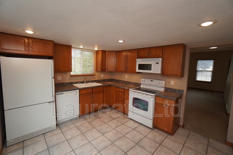 Spacious 2- Story Townhome end-unit In West Littleton!!! property image