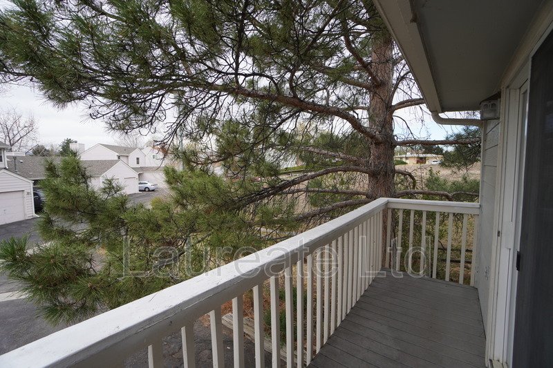 Spacious 2- Story Townhome end-unit In West Littleton!!! property image