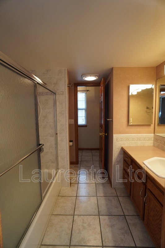 Spacious 2- Story Townhome end-unit In West Littleton!!! property image