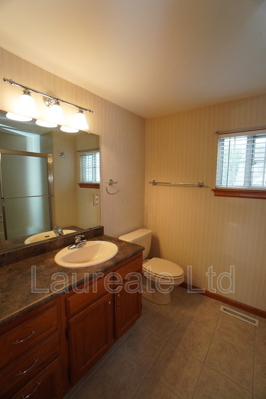 Spacious 2- Story Townhome end-unit In West Littleton!!! property image