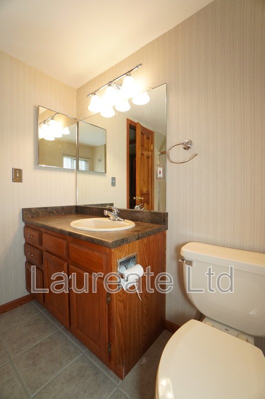 Spacious 2- Story Townhome end-unit In West Littleton!!! property image