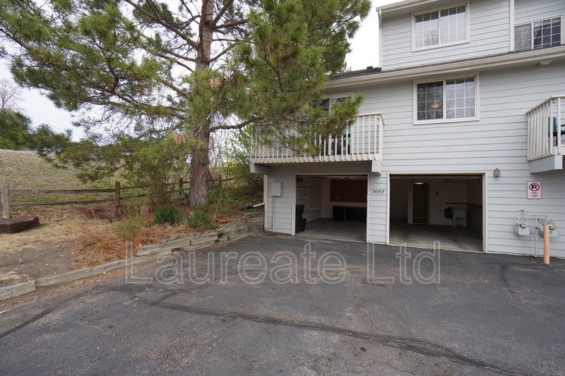 Spacious 2- Story Townhome end-unit In West Littleton!!! property image