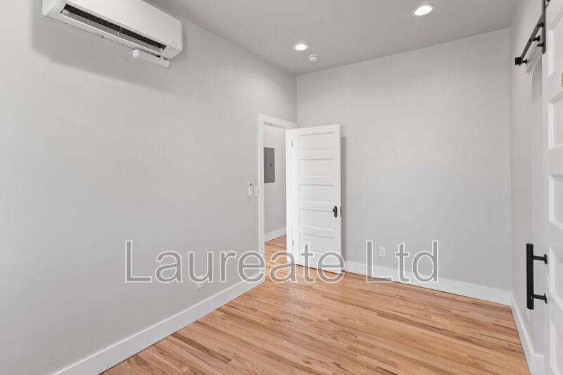 Meticulously renovated and one of a kind Historic Cheesman Park apartment building with modern amenities!! property image