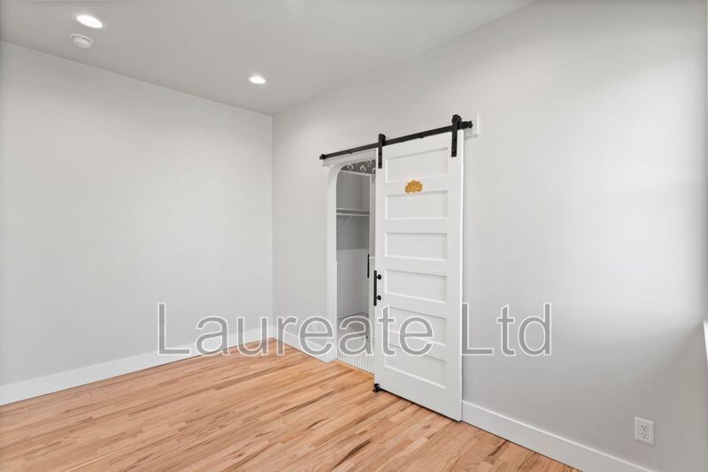 Meticulously renovated and one of a kind Historic Cheesman Park apartment building with modern amenities!! property image