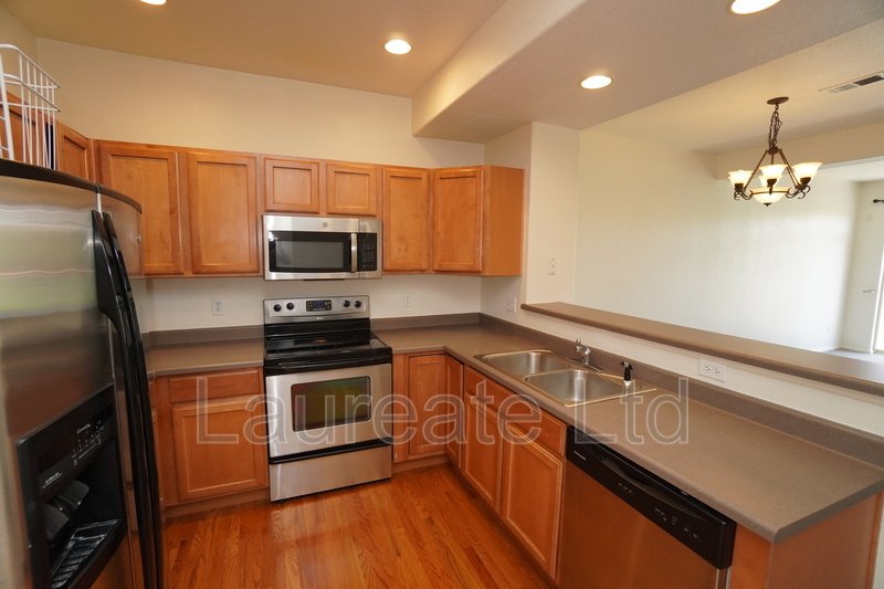 Beautiful Olde Town Arvada Townhome - Water Tower Village property image