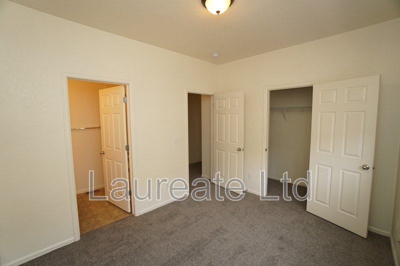 Beautiful Olde Town Arvada Townhome - Water Tower Village property image