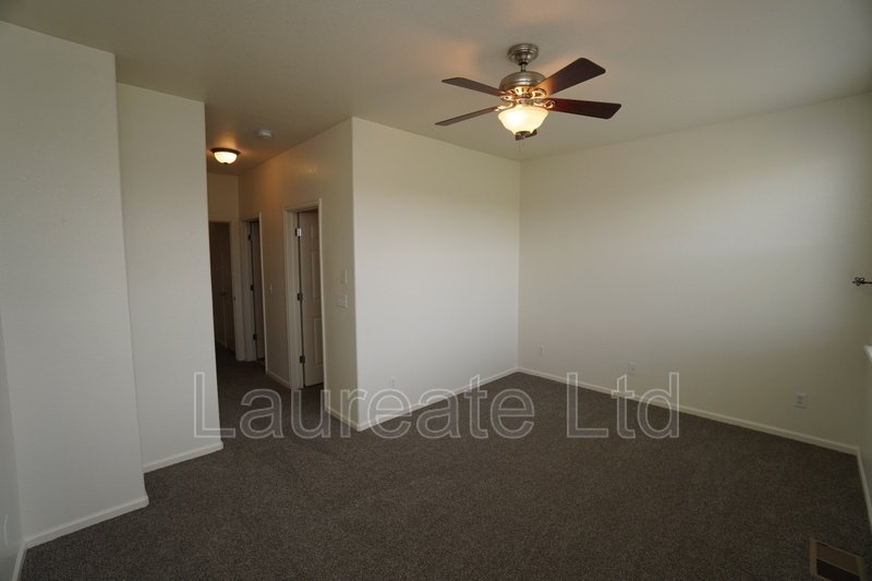 Beautiful Olde Town Arvada Townhome - Water Tower Village property image