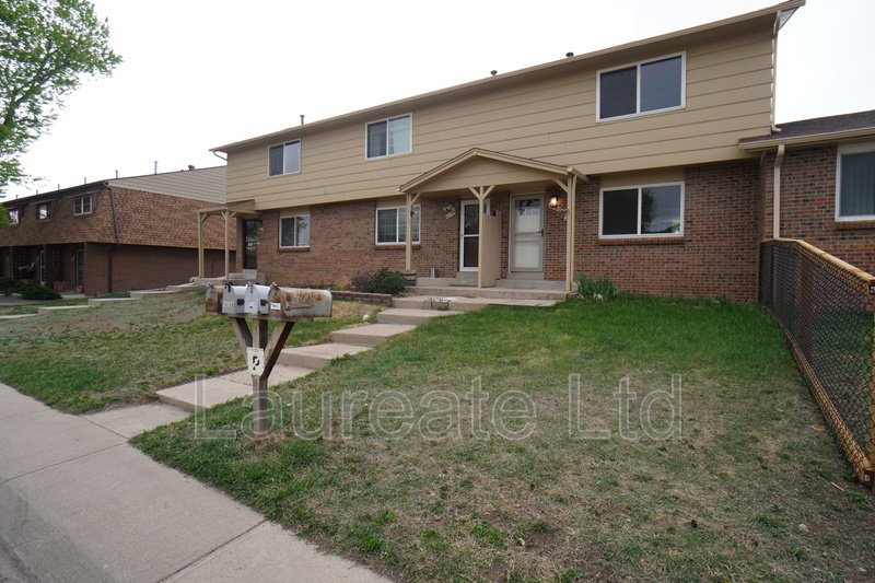 Spacious Updated 2 Story Townhome in Lakewood !! property image